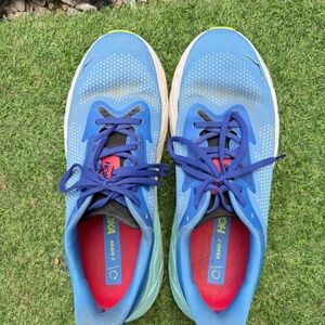 Hoka Arahi 7s | Size 11 | Blue with Red Accent